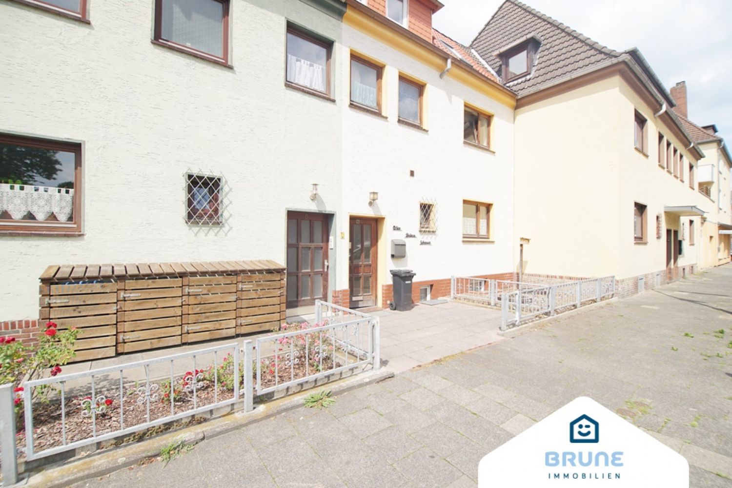 IMMOBÖRSE Bremerhaven BremerhavenSpeckenbüttel Solides Reihenendhaus